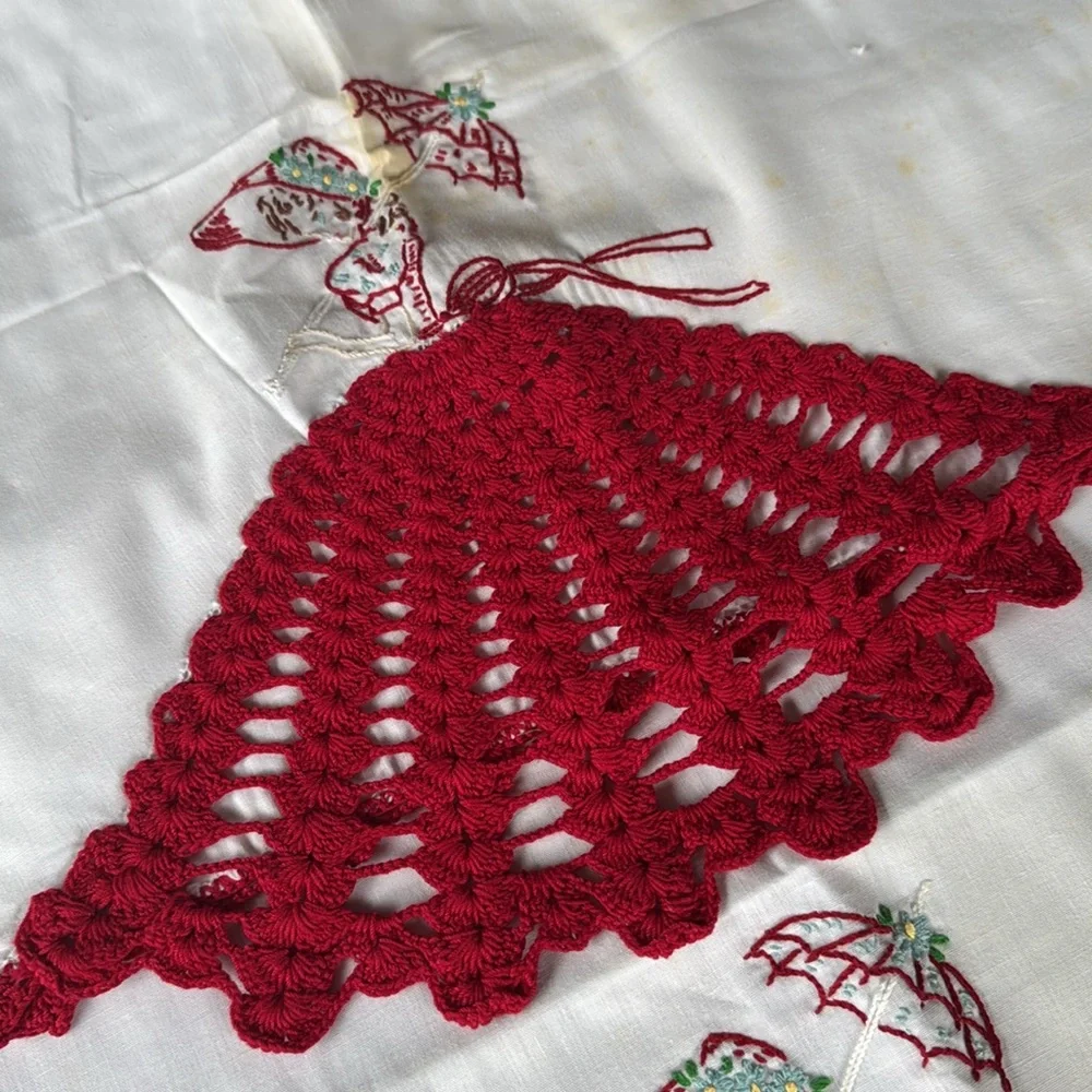 Vintage hand crocheted‎ southern bell pillowcase pair
